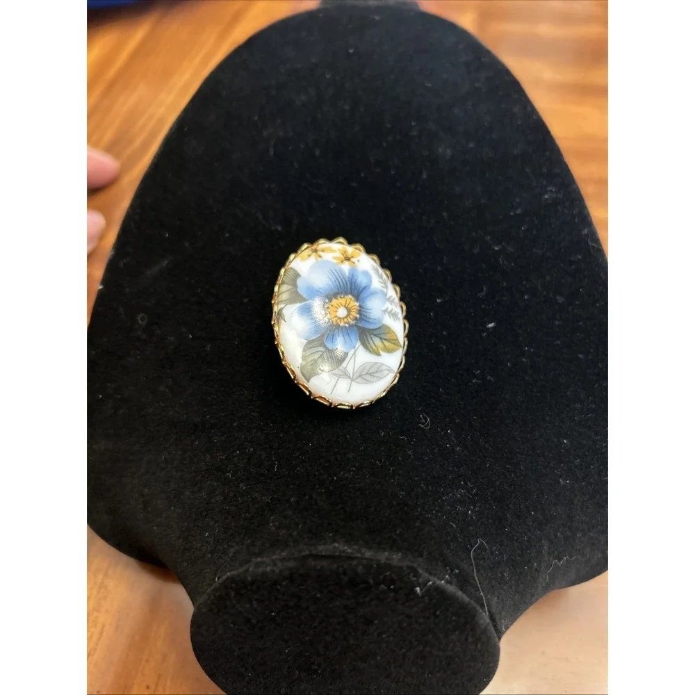 Enamel Blue Floral Lapel Pin‎ 2 Inches Vintage